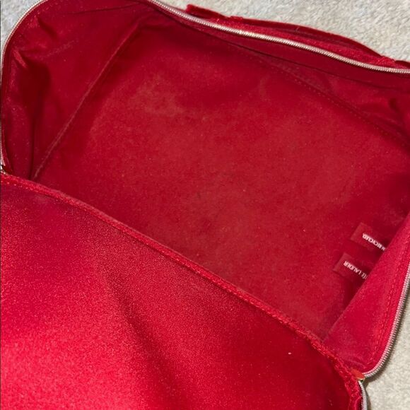 Vibrant Red Cometic Bag Trio - Picture 14 of 16